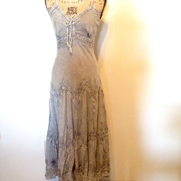 advance apparels website